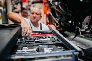 5 Signs to Make a Scheduled Auto Maintenance Appointment